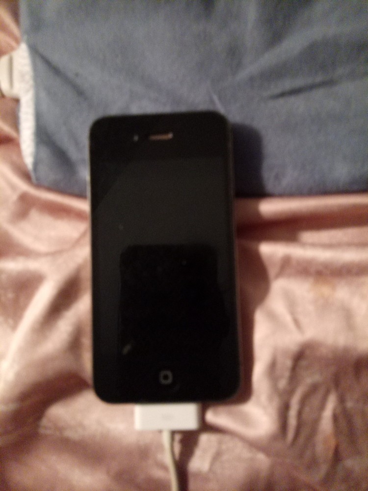 Apple iPhone 4s – 8GB – Black (Unlocked) A1387 (CDMA + GSM)
