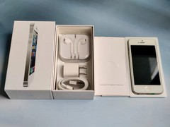 Good Apple iPhone 5 Unlocked 16/32GB Black Silver Gold iOS 10 with Accessories