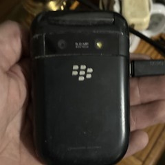 BlackBerry 9670 Flip Phone QWERTY Sprint Black 512MB 2.4in 3.2MP