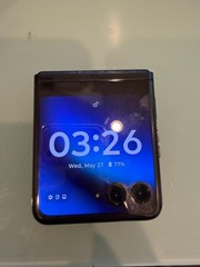 Motorola Moto Razr Plus 2023/black/256gb/UNLOCKED-FULLY FUNCTIONAL-SMALL DOT !!!