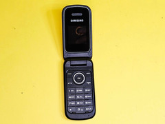 RED *VODAFONE SPAIN* SAMSUNG GT-E1190 PHONE GSM MOBILE FLIP CELL PHONE CELLULAR