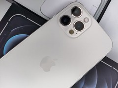 Boxed – iPhone 12 Pro Max 128GB/256GB/512GB (Unlocked) with FACE ID – Silver