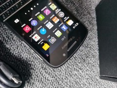 BlackBerry Q10 3.1&Prime; 8MP 4G 16GB GPS Bluetooth Unlocked Cellphone