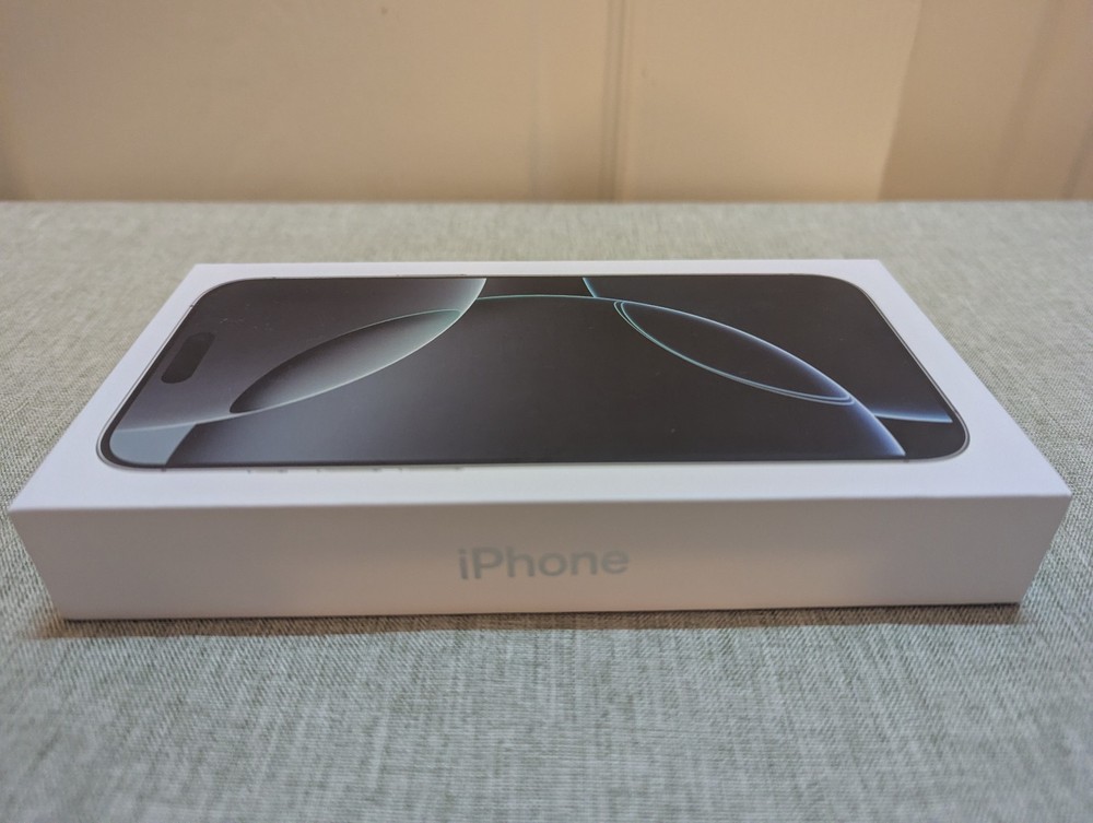 Apple iPhone 16 Pro Max 1TB White Titanium 97% Battery Complete w/Box – See Pics
