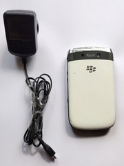 BlackBerry Torch 9800 Slider 3G GSM 5MP 4GB AT&T Smartphone