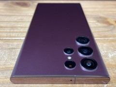 Samsung Galaxy S22 Ultra 5G -128 GB – Burgundy – Live Demo Unit – For Parts Only