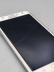 Samsung Galaxy J7 Refine Smartphone SM-J700T White FOR PARTS WONT POWER ON