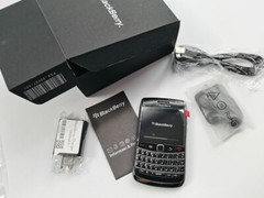 BlackBerry Bold 9780 – 512 MB – 3G 5MP microSDHC GPS Black/White (Unlocked)