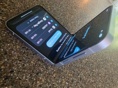 Samsung Galaxy Z Flip6 512GB Blue — Factory Unlocked — Excellent Condition