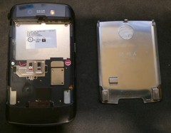 BlackBerry Storm 1 – 9530 (Verizon) Vintage Smartphone – Powers On / No Battery