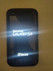Samsung Galaxy S5 SM-G900V – 16GB – Charcoal Black (Verizon) Smartphone/ Combo.