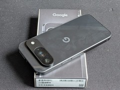Google Pixel 9 | Factory Unlocked | Obsidian 128GB | Grade A | w/ Box BUNDLE!