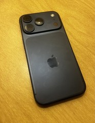 Apple iPhone 17 Pro – 256 GB – Deep Blue – excellent condition