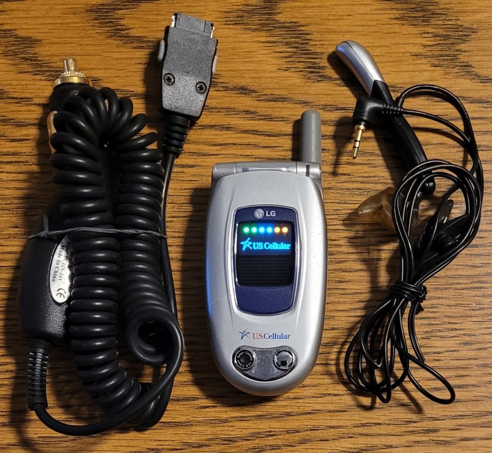 LG VX6000 – Silver and Blue ( U.S. Cellular ) Very Rare CDMA Flip Phone -Bundled