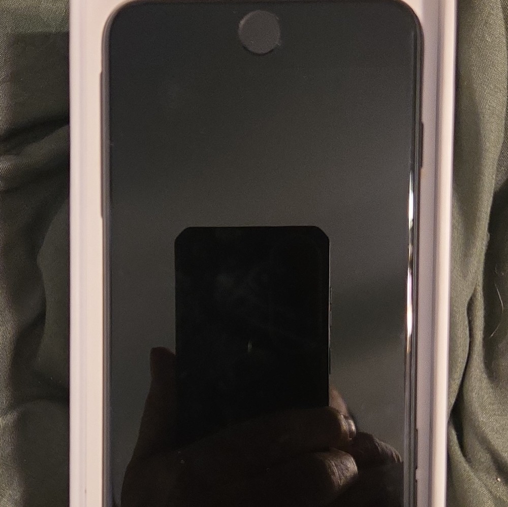 Apple iPhone 7 Plus 32GB Black Slate LTE CDMA/GSM Wi‑Fi Bluetooth NFC GPS