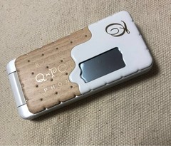 docomo Q-POT SH-04C white milk Japanese Flip Phone Limited Main unit only Japan