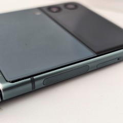 Samsung Galaxy Z Flip 3 – SM-F711U – Unlocked 128GB Green *PARTS: SPOTS/BAD MIC