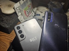 (2x) SKY Devices / Apple iPhone 128GB Cell Phone CRACKED For Parts PHONES WIRK