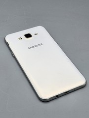 Samsung Galaxy J7 Refine Smartphone SM-J700T White FOR PARTS WONT POWER ON