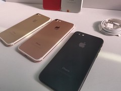 Apple iPhone 7 32GB/128GB/256GB All Colors Factory Unlocked Very Good