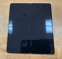 Samsung Galaxy Z Fold5 – [256GB -Cream -Unlock]**FOR PARTS/INTERNAL SCREEN**