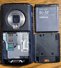 Nokia N95 – Black and Silver ( Unlocked ) Super Rare GSM Smartphone – Bundled