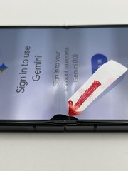 Samsung Galaxy Z Flip5 – 256GB – Graphite – Carrier Unlocked – Dead Pixel