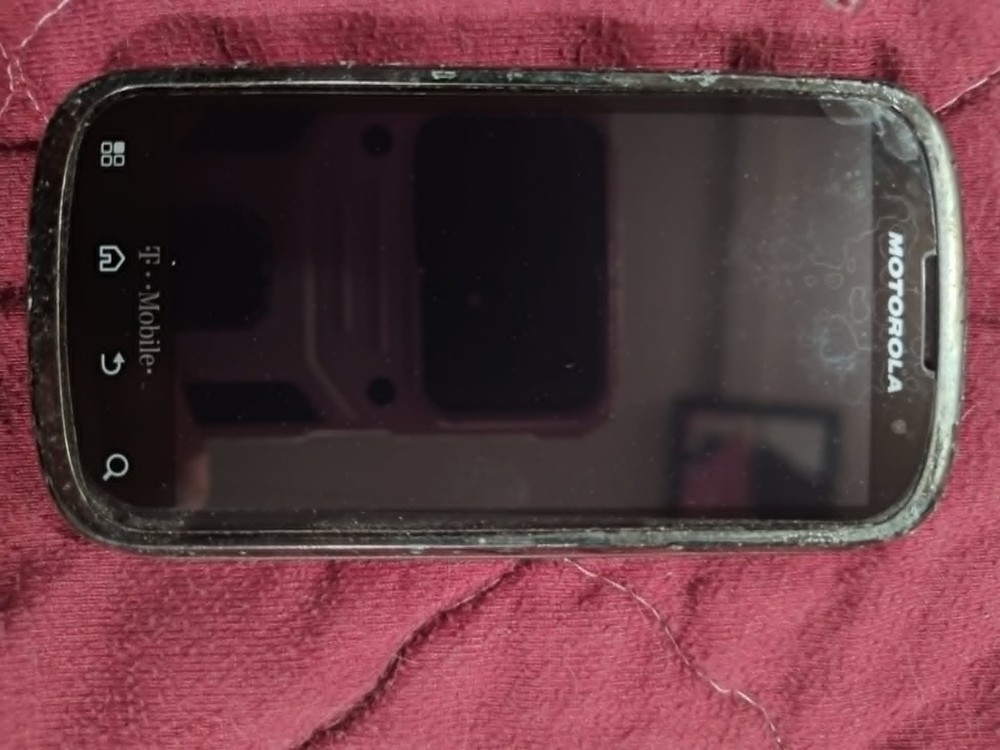 Motorola Cliq 2 II MB611 – Gray and Black ( T-Mobile ) Very Rare Blur Smartphone