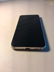 For parts only Samsung Galaxy S22 white 128GB 5G SM-S901U1 Unlocked Not Working