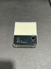 Samsung Galaxy Z Flip3 5G SM-F711U – 128 GB- Beige (Unlocked)(Read Description)
