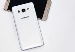 Samsung Galaxy J5 (2016) J510FN Quad Core 4G LTE 5.2&Prime; Single SIM Smartphone