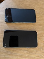 2- iPhone XS Unlocked Cracked