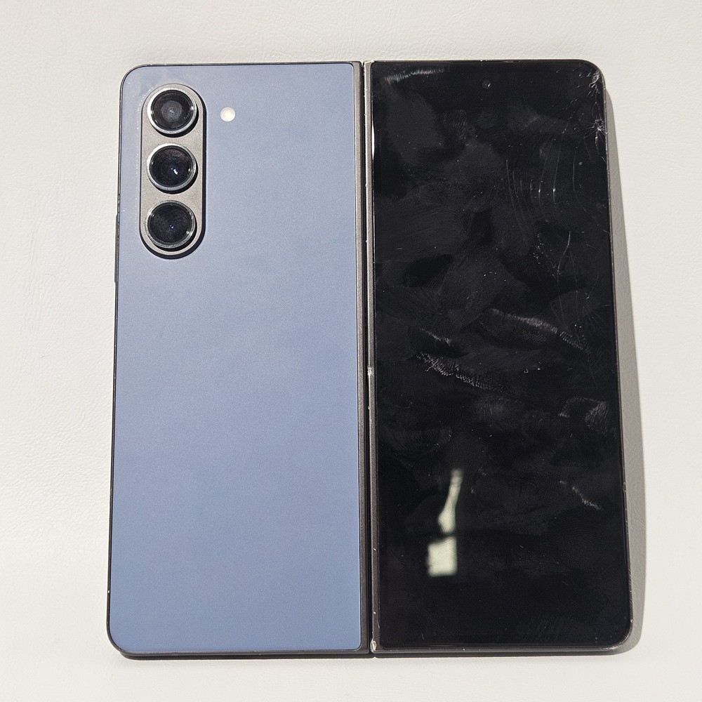 Samsung Galaxy Z Fold5 5G SM-F946U1 (Unlocked) 512GB Blue – FOR PARTS BROKEN