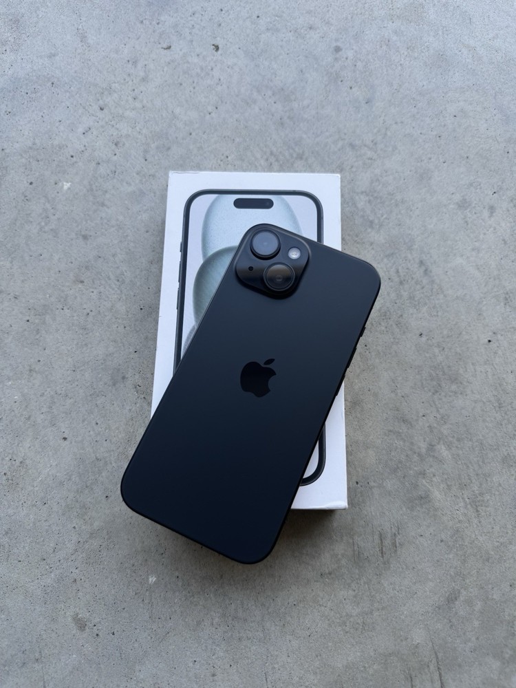 Apple iPhone 15 128GB Unlocked Black 6.1in 48MP USB-C Smartphone