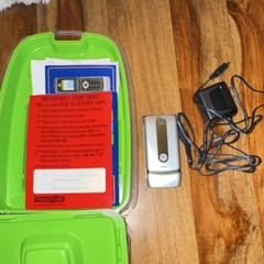 Motorola W376g TracFone Prepaid Flip Phone Bluetooth 0.3MP Camera Silver