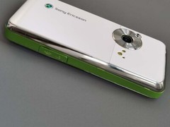 Sony Ericsson Unlocked K660 K660i 2G /3G HSDPA 2100 CellPhone Good condition
