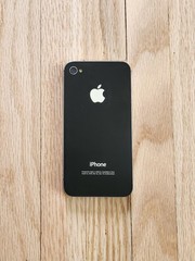 Apple iPhone 4s – Black/White – A1387 – iOS 9.3.6 – GOOD CONDITION
