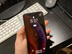 Apple iPhone XS – 64GB – Gold (Unlocked) A1920 (CDMA + GSM)
