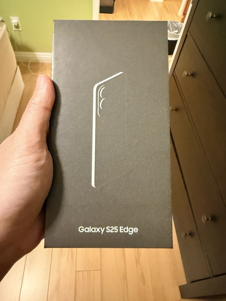 Samsung Galaxy S25 Edge 256GB Titanium Silver Smartphone (SM-S937U)