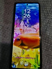 Blk Samsung Galaxy Z Fold4 w/ S-PEN Unlocked – Wont open all the way flat.