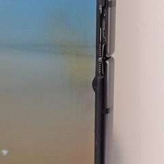 Samsung Galaxy Z Flip 4 (5G) SM-F721U – Unlocked 256GB Graphite – BLACK SPOTS