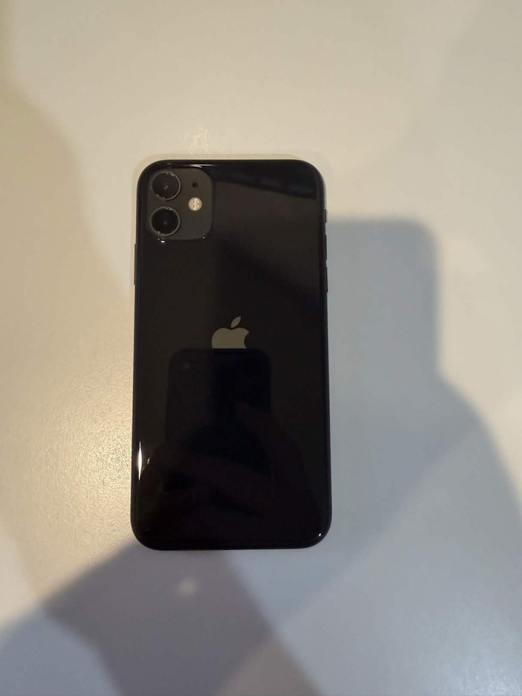 Apple iPhone 11 – 128 GB – Black – Unlocked ATT T-Mobile Verizon Minor Scratches