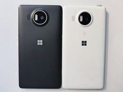 Microsoft Lumia 950 XL – 32 GB – (Unlocked) 5.7&Prime; microSDXC Smartphone