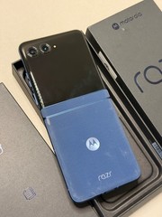 Motorola razr 2025 XT2553V Verizon Only 256GB PANTONE Gibraltar Sea Blue Broken