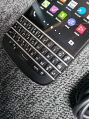 BlackBerry Q10 3.1&Prime; 8MP 4G 16GB GPS Bluetooth Unlocked Cellphone