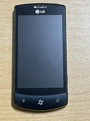 LG OPTIMUS 7 E900 512MB 16GB Cellular Smartphone Windows 7.5