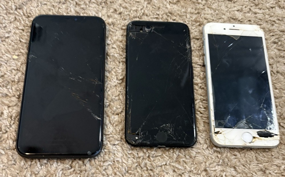 Lot of 3 Old iPhones BROKEN/UNTESTED FOR PARTS OR REPAIR