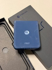 Motorola razr 2025 XT2553V Verizon Only 256GB PANTONE Gibraltar Sea Blue Broken