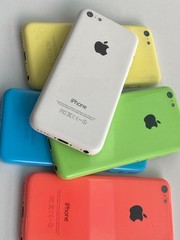 Apple iPhone 5C Unlocked 8/16/32GB All colors 4.0&Prime; 8MP 1GB RAM Tested