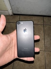 Apple iPhone 7 – 32GB – Black (Unlocked) A1660 (CDMA + GSM)